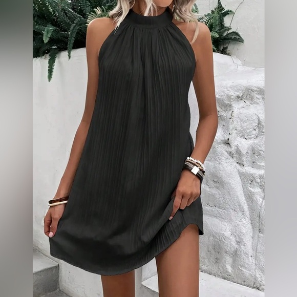 Black Elegant Sleeveless Mock Neck Pleated Halter Dress - Picture 1 of 4
